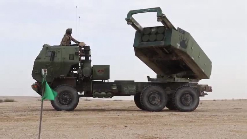 Quân sự - Clip: 'Thần pháo' M142 HIMARS và ASTROS II phóng “mưa tên lửa” sáng rực trời Syria