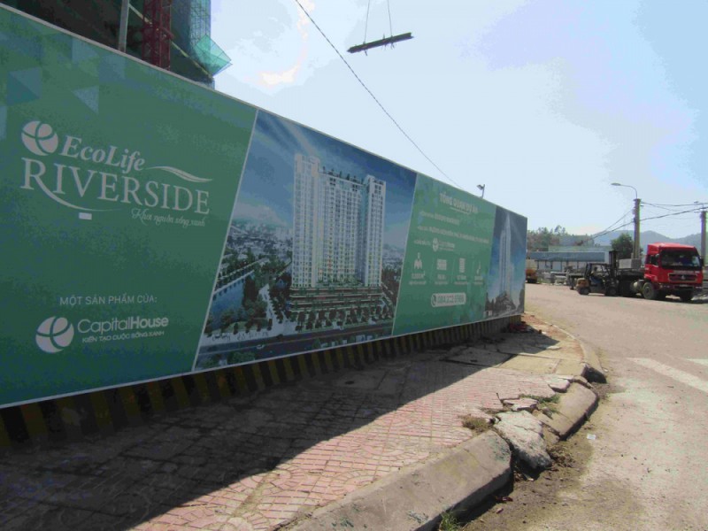 binh dinh thi cong du an ecolife riverside gay o nhiem moi truong lam nut tuong nha dan