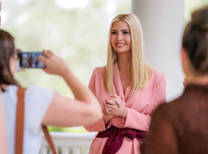 Tiêu điểm - Mãn nhãn với gu thời trang tinh tế và thanh lịch của Ivanka Trump (Hình 7).