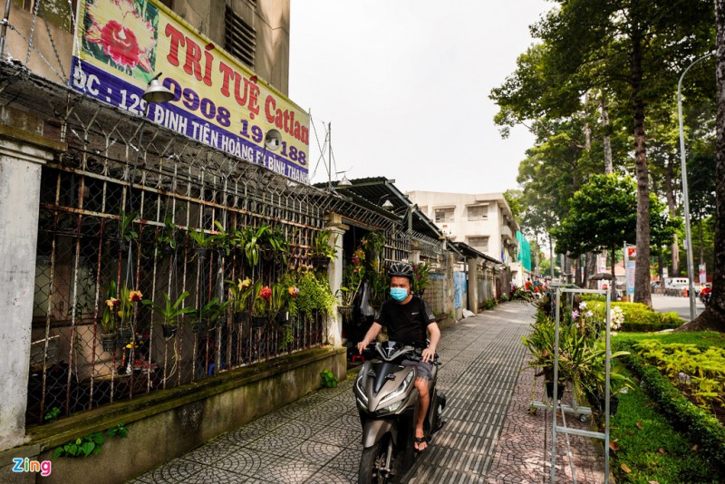 Du an BT ngung tre,  dat 'vang' o TP.HCM lam bai giu xe,  nha kho anh 7