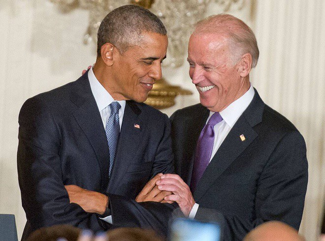 Ong Biden va Obama mac do giong nhau anh 5