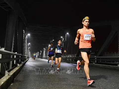 Vẻ đẹp cố đô Huế qua đường chạy marathon