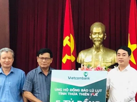 Vietcombank ủng hộ 11 tỷ đồng cho miền Trung vượt qua thiên tai lũ lụt