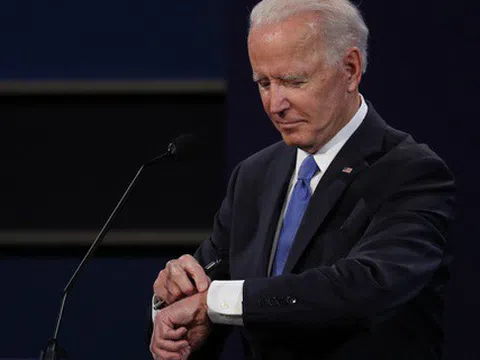 Khoảnh khắc gây chú ý của ông Biden