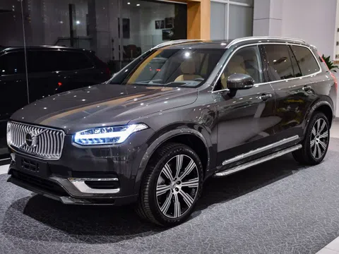 SUV sang 7 chỗ Volvo XC90 T8 2020 được ra mắt tại Việt Nam