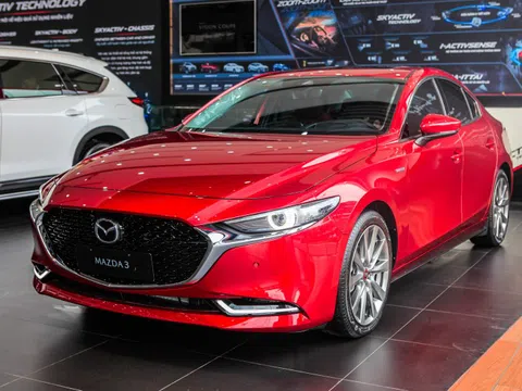 Chi tiết Mazda3 phiên bản kỷ niệm 100 năm vừa về Việt Nam