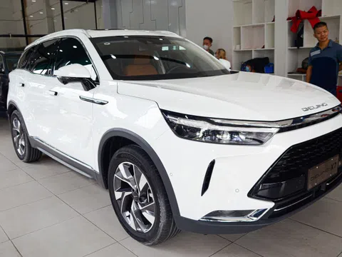 Chi tiết BAIC Beijing X7 - nhiều trang bị, không có bản đồ dẫn đường