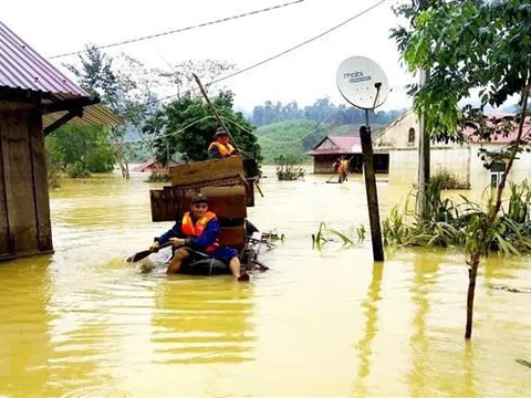 Xử phạt 4 trường hợp đăng tải thông tin sai sự thật về lũ lụt trên mạng xã hội ​