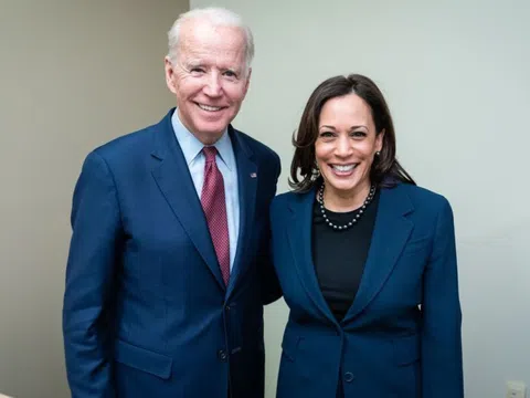 Ẩn ý chính trị trong trang phục của bà Kamala Harris