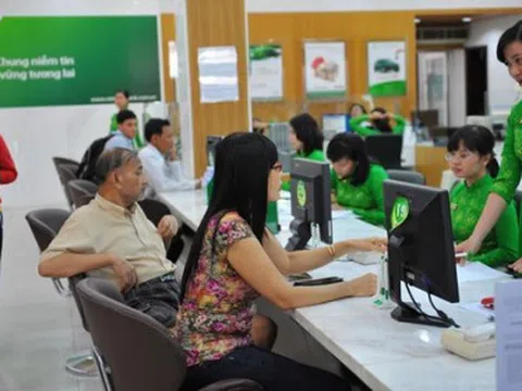 Vietcombank giảm lãi suất cho khách hàng tại 10 tỉnh miền Trung