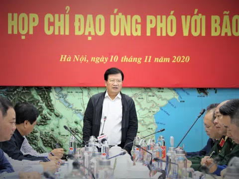 Phó Thủ tướng Trịnh Đình Dũng: "Chuẩn bị ứng phó bão số 13 ngay"