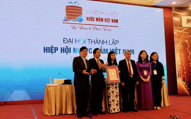 Tham gia thành lập Hiệp hội Nước mắm Việt Nam: Masan sản xuất nước mắm hay nước chấm?