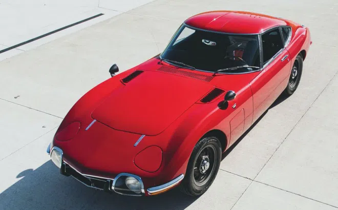 Toyota 2000GT đời 1967 được bán đấu giá hơn 900.000 USD