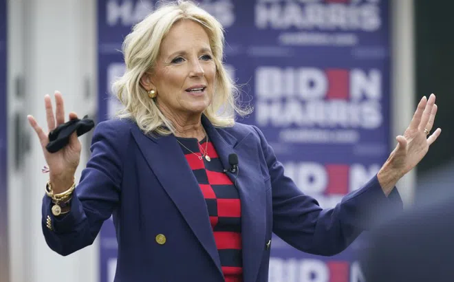 Bà Jill Biden chuộng trang phục tôn vẻ mạnh mẽ